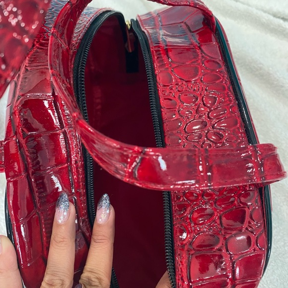 red faux leather bag - Picture 6 of 6